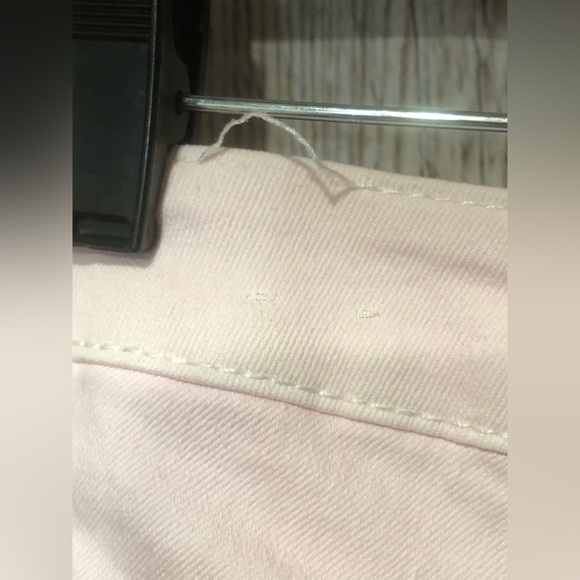 Premiere DENIM Size 6 Petite By Christopher Banks Light Pink Cuffd Denim Capri. - Picture 8 of 8